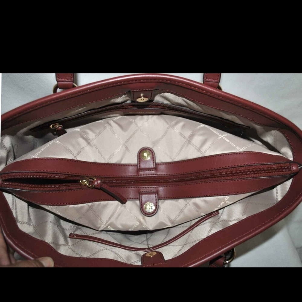 Michael Kors Sullivan Large Nylon Multifunction Top-Zip Tote, Retail $298 - Picture 2 of 6